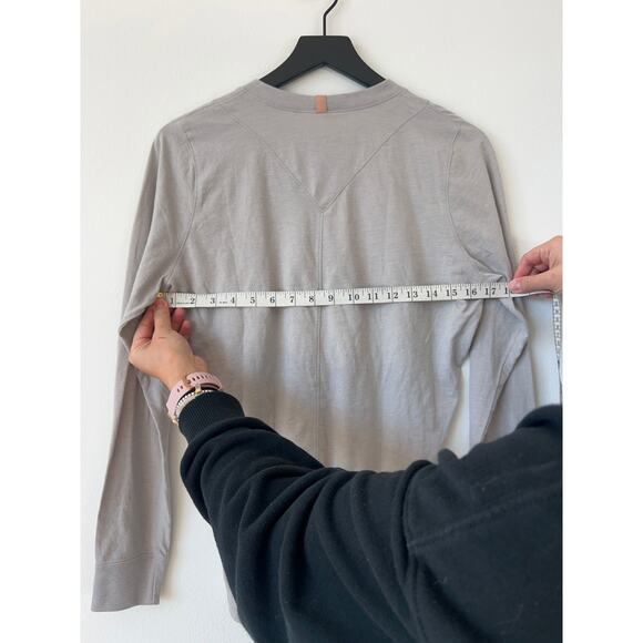 Lunya Restore Long Sleeve Crew Shirt light gray size M - Picture 2 of 9